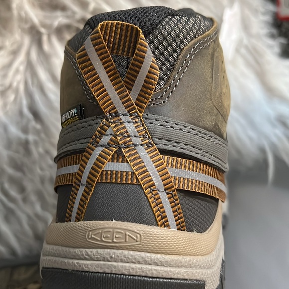 NWOB $219 KEEN
MEN'S TARGHEE III WATERPROOF BOOT - Picture 11 of 12